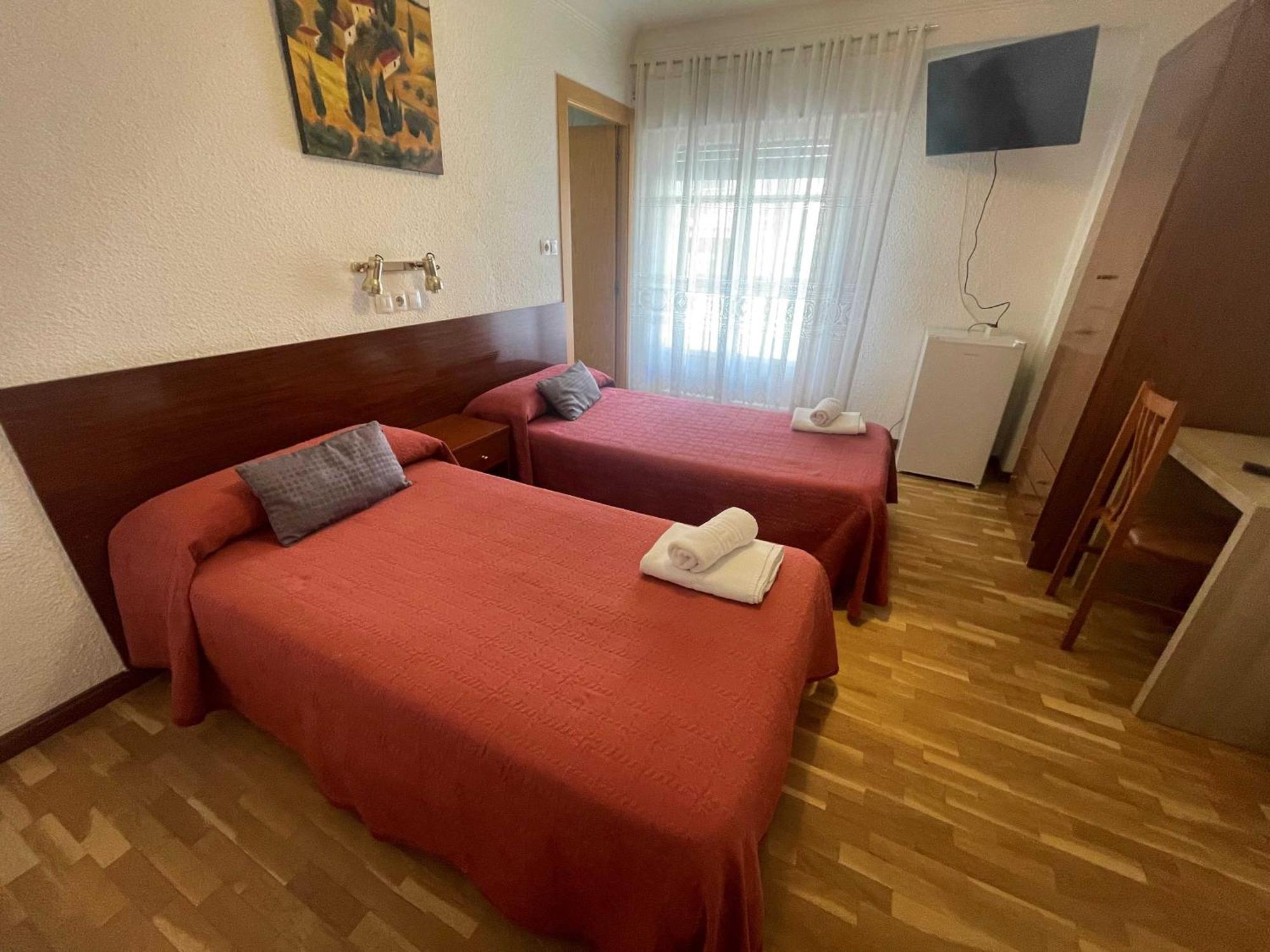 Hostal Cumbre Zaragoza Exterior photo