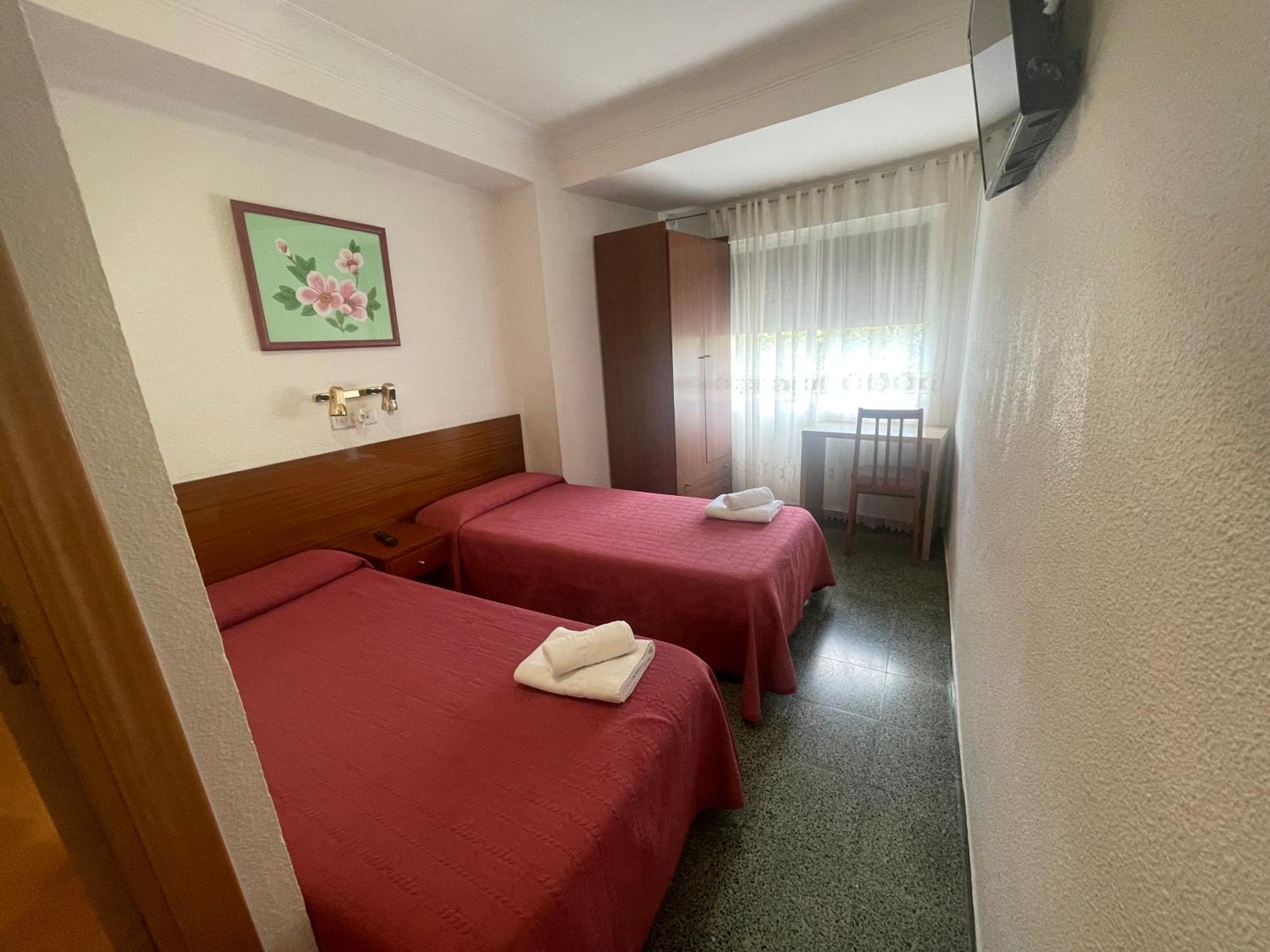 Hostal Cumbre Zaragoza Exterior photo