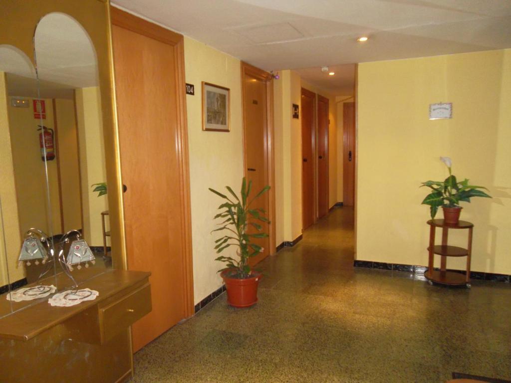 Hostal Cumbre Zaragoza Exterior photo