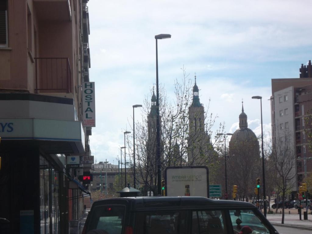 Hostal Cumbre Zaragoza Exterior photo