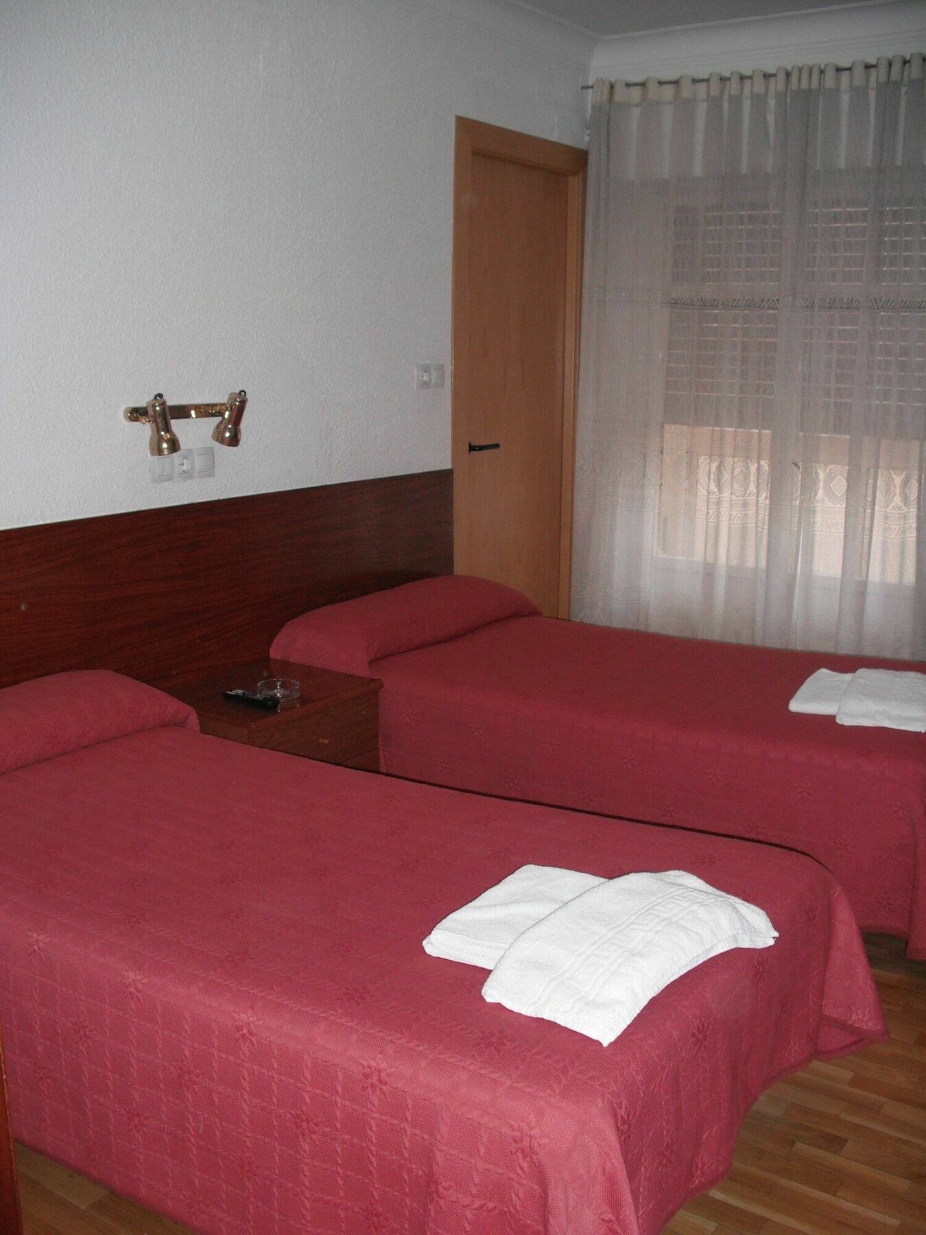 Hostal Cumbre Zaragoza Exterior photo
