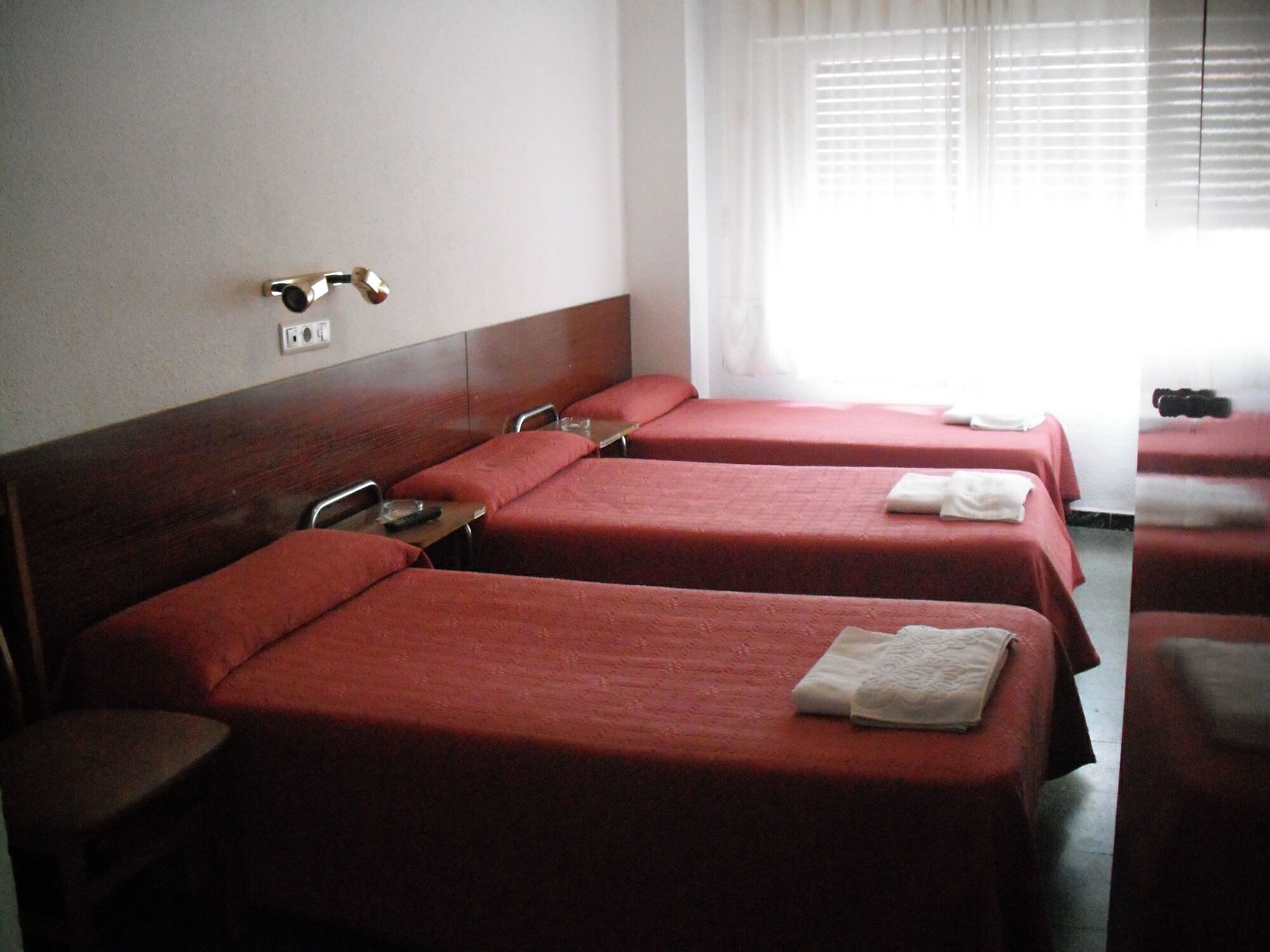 Hostal Cumbre Zaragoza Exterior photo